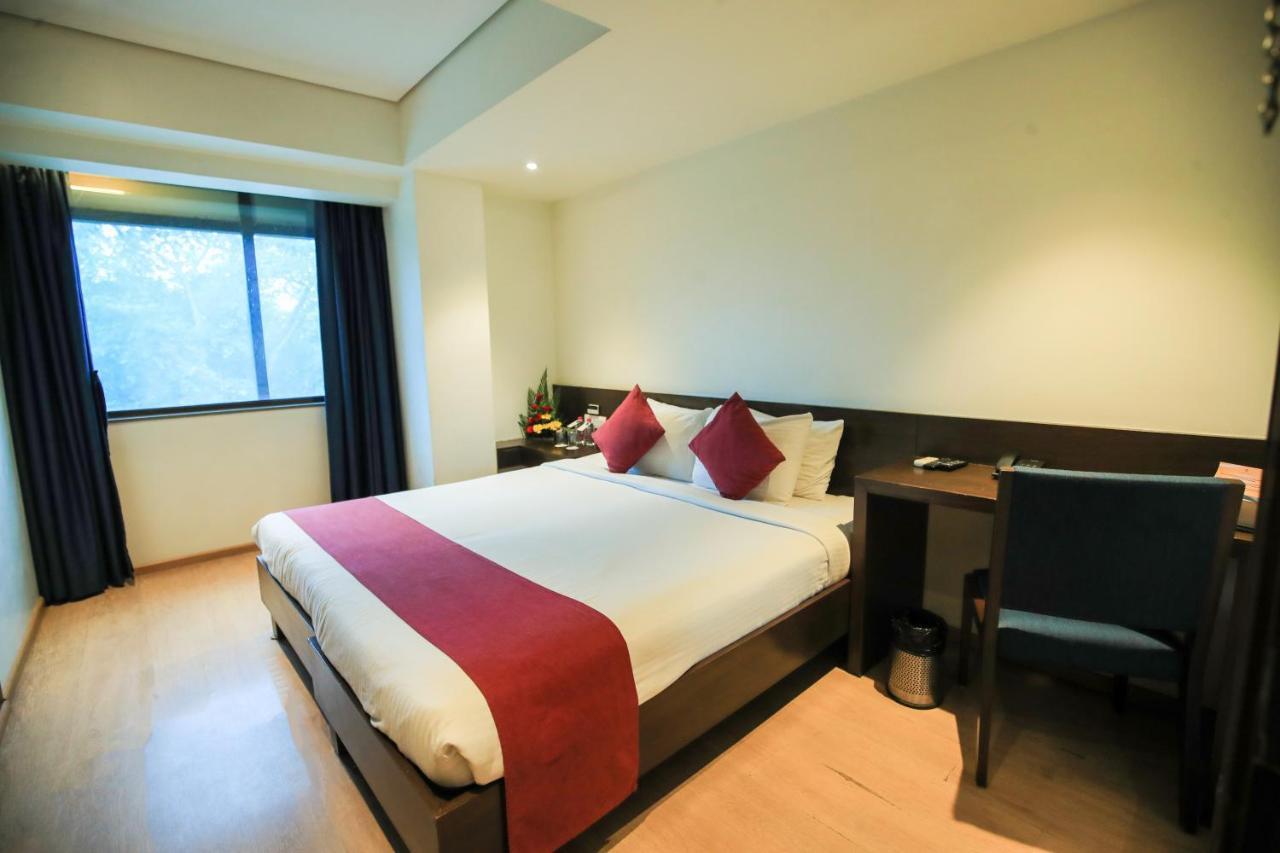 Hotel German Palace Near To Airport Gandhinagar Buitenkant foto