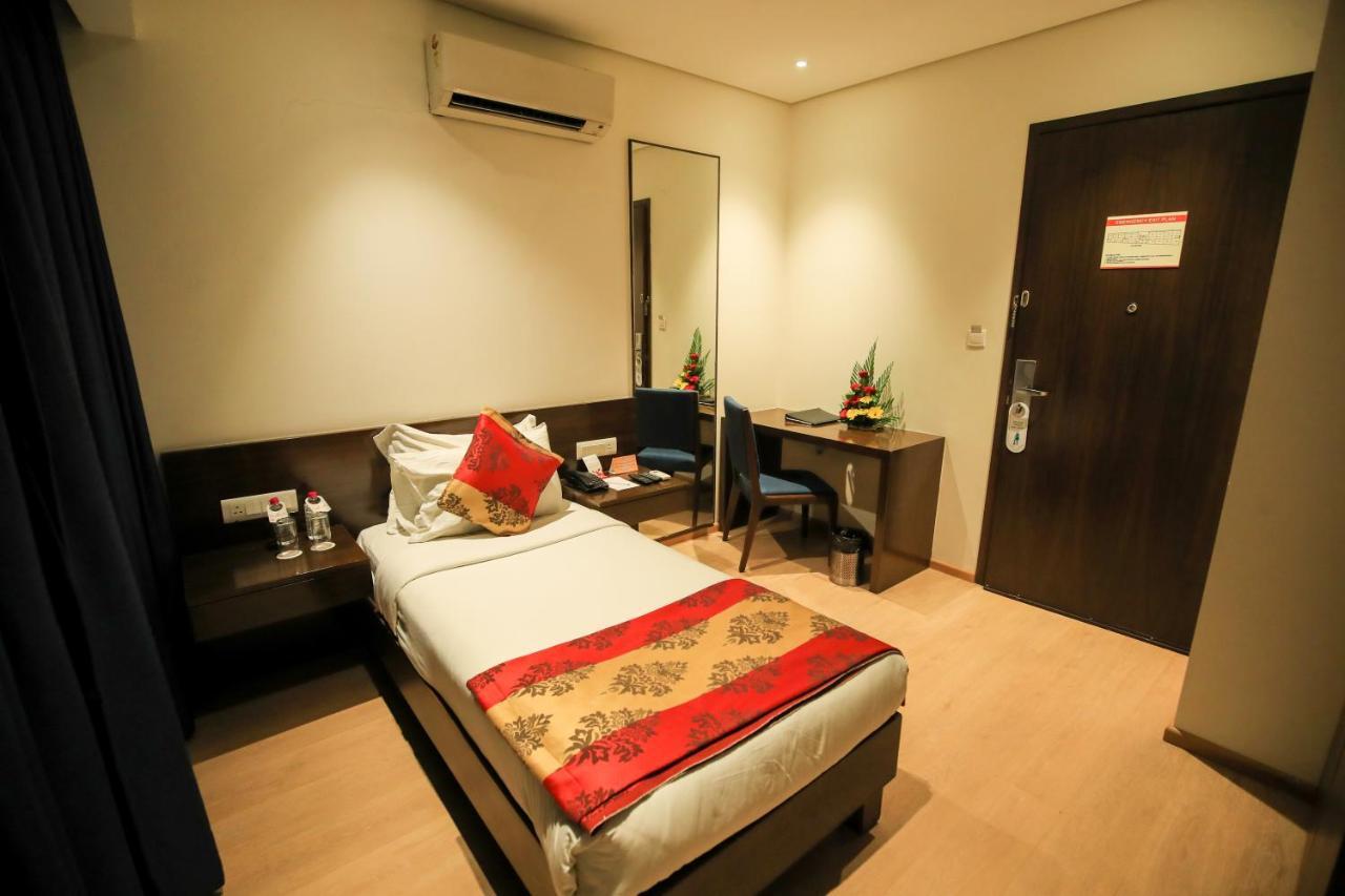 Hotel German Palace Near To Airport Gandhinagar Buitenkant foto