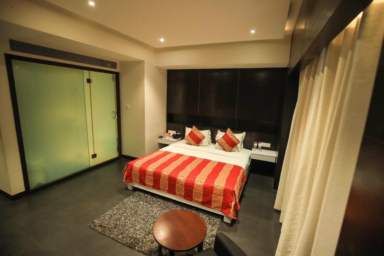 Hotel German Palace Near To Airport Gandhinagar Buitenkant foto