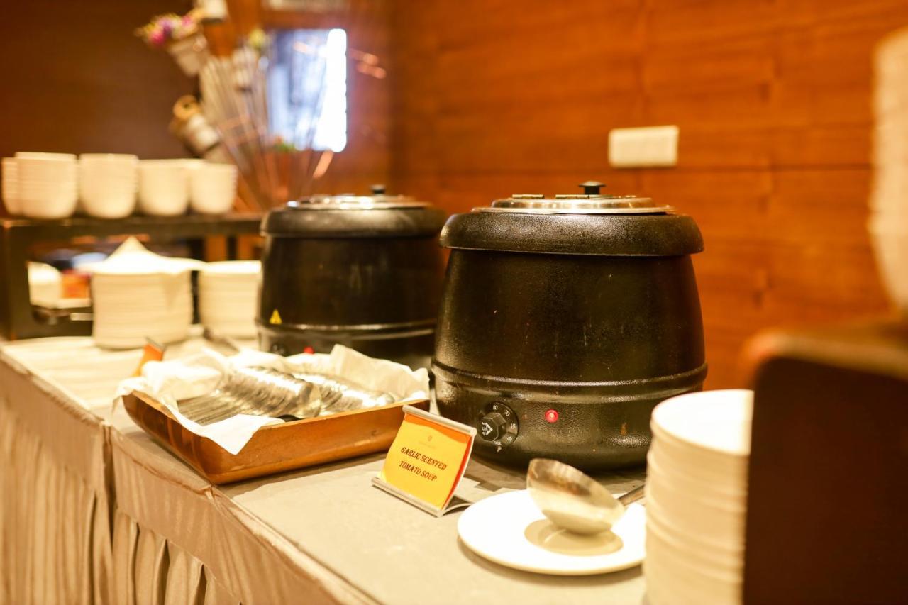 Hotel German Palace Near To Airport Gandhinagar Buitenkant foto