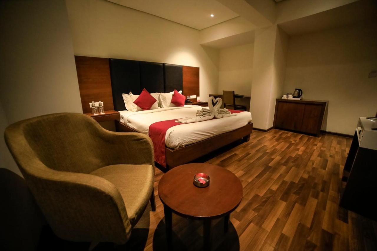 Hotel German Palace Near To Airport Gandhinagar Buitenkant foto