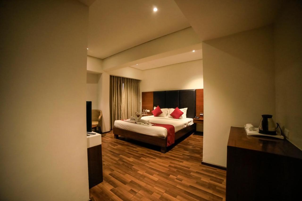 Hotel German Palace Near To Airport Gandhinagar Buitenkant foto