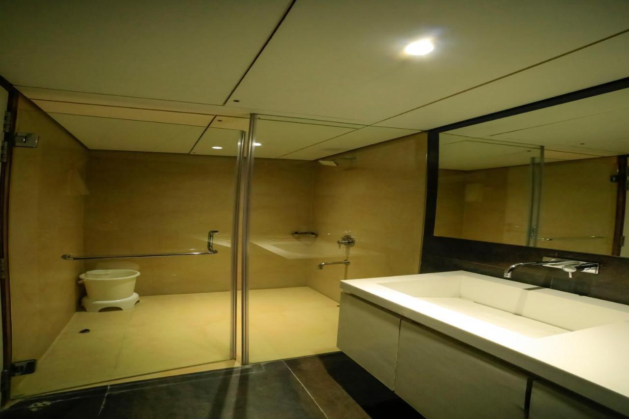 Hotel German Palace Near To Airport Gandhinagar Buitenkant foto